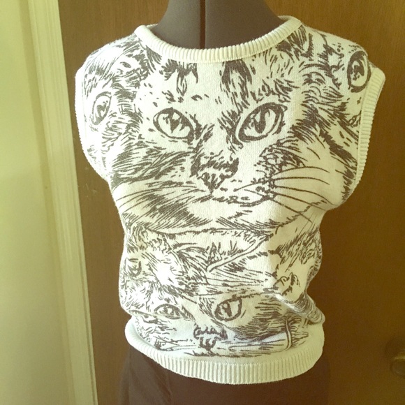 Vintage Sweaters - Wild cat 80s sweater